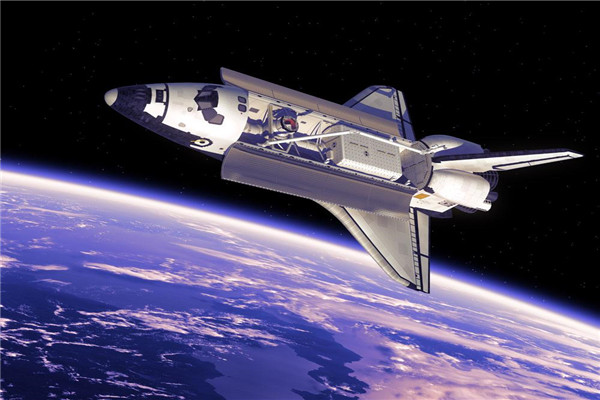 宇宙飞船多久才能飞1光年的空间呢