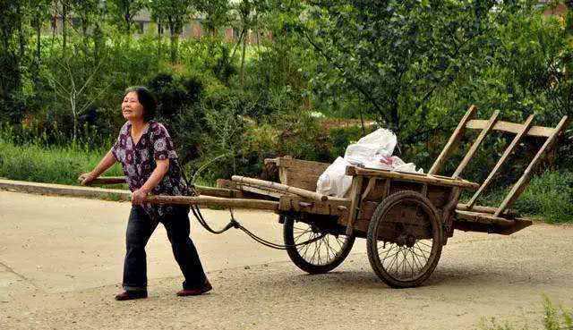 越来越少,家里有的保存好|老物件|农村|纺车_新浪新闻