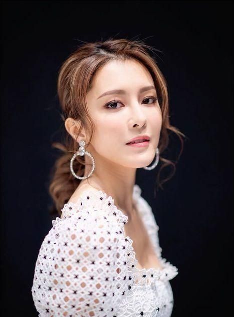 29岁tvb花旦收男友神秘礼物劲开心其男友被曝是亿万混血富豪