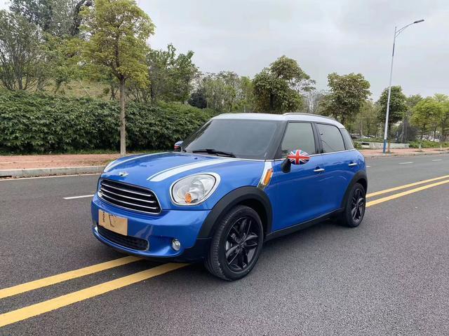 实拍宝马迷你如今仅9万,外观小巧时尚,非常讨女孩子的喜爱