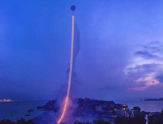 我国最长的天梯烟花只在空中停留60秒却研发了21年遭吐槽