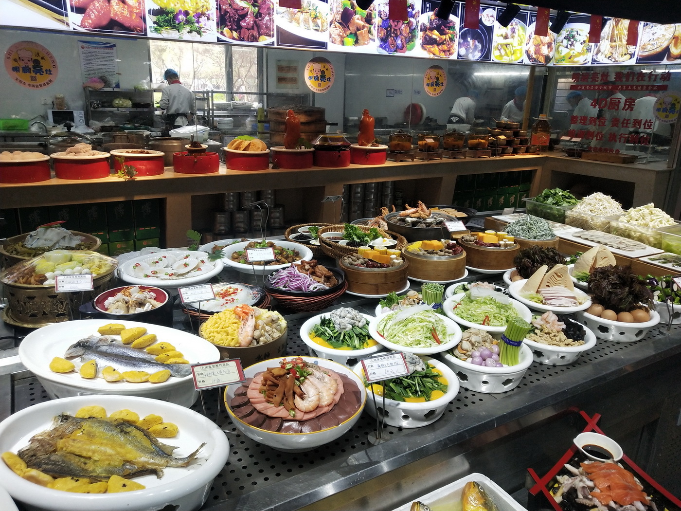 山东:滨城一饭店点菜区苍蝇乱爬 食客投诉无门求曝光