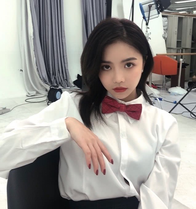 都说安崎的媒婆痣太凶,当帮她把痣p掉之后,网友:神仙颜值