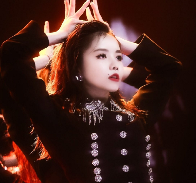 都说安崎的媒婆痣太凶,当帮她把痣p掉之后,网友:神仙颜值