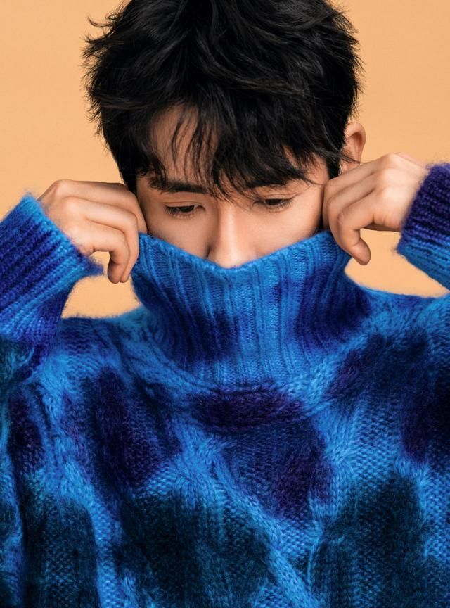 朱一龙穿毛衣超像邻家男孩,短发柔和,不过"男人装"才有范