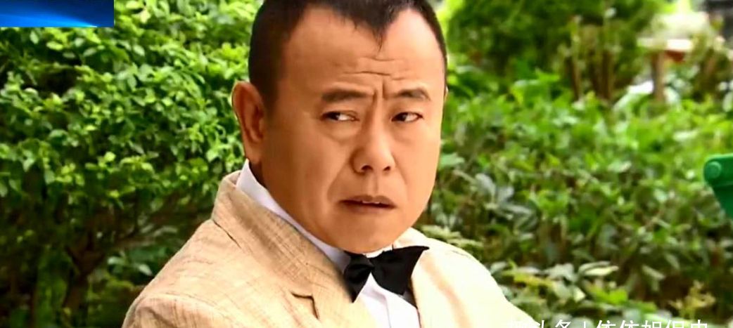 他从小因病个子矮小,和妻子住8年厕所,今63岁和妻子恩爱无比