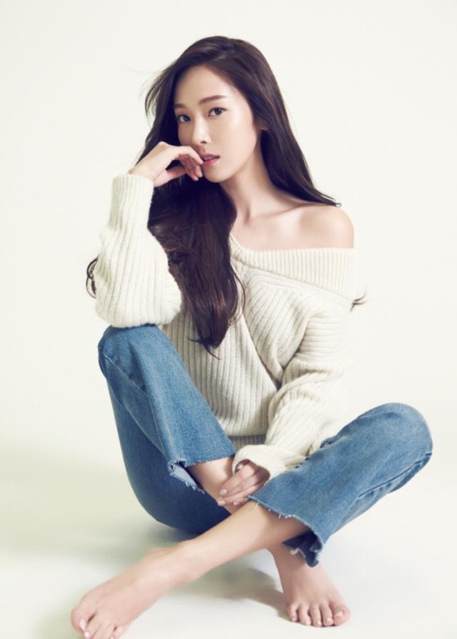 郑秀妍官宣恋情男方权宁一被曝帅气又多金是阿娇钟欣潼前男友