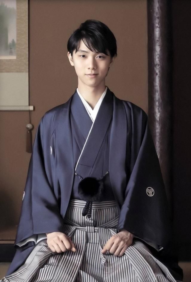 羽生结弦和服图片被换脸成男星衣服上专属标志成铁证
