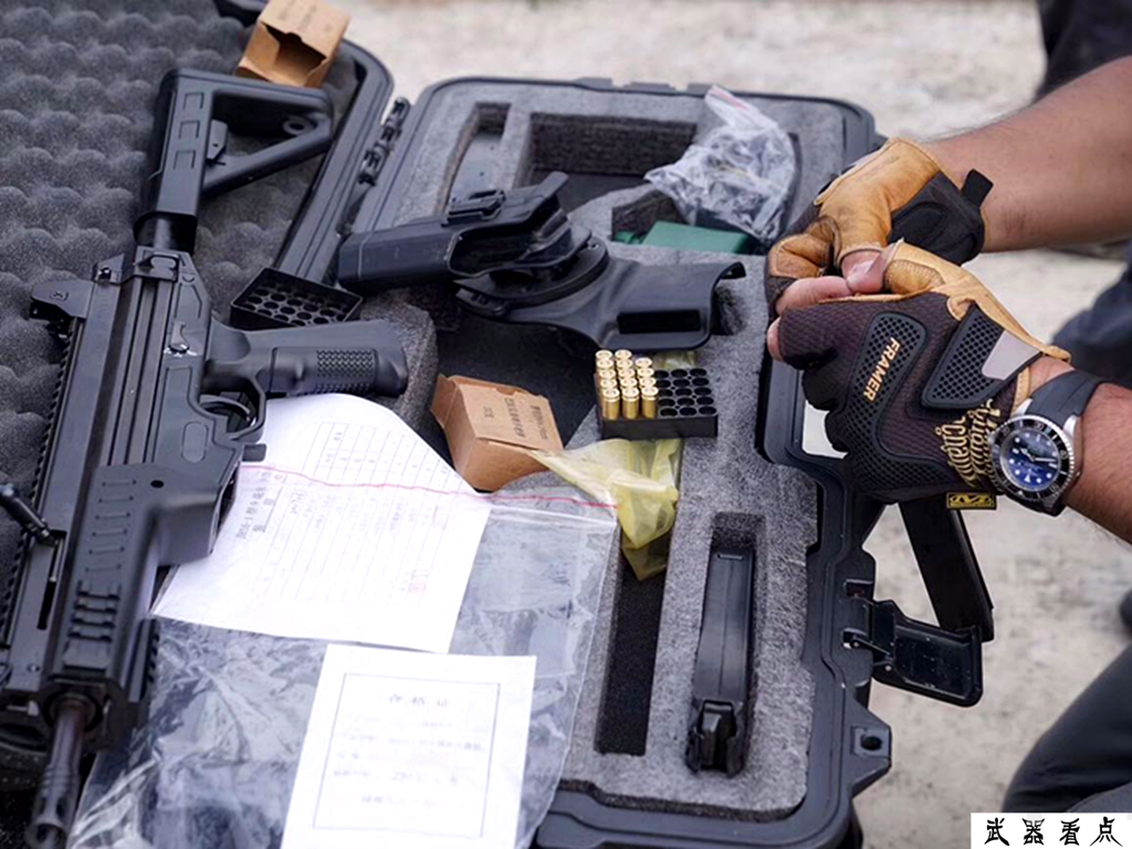 军事丨国产新型jh161冲锋枪设计上紧跟潮流具备名枪特点