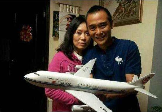 57岁吴琼近照曝光和小15岁老公姐弟恋丁克15年不生孩子