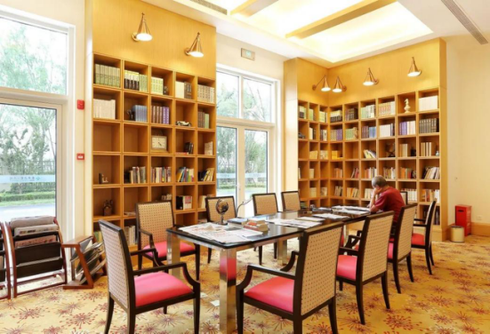 走进泰康燕园养老社区,揭秘花园式社区的魔力