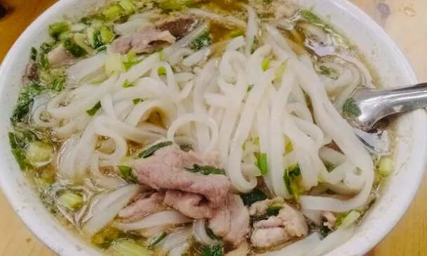 广西玉林生料粉,鲜香浓郁,汤汁鲜美,咸淡适中,你吃过吗?