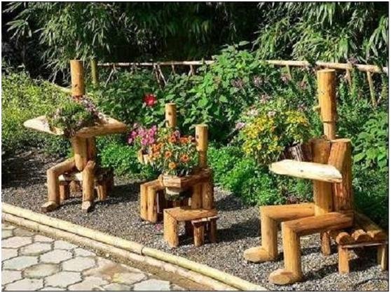 花池是养花和栽树用的围栏区域,池内要倒入种植土和设有排水孔,其高度