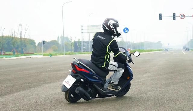 胖虎试驾:2020款城市踏板光阳新动丽 v125