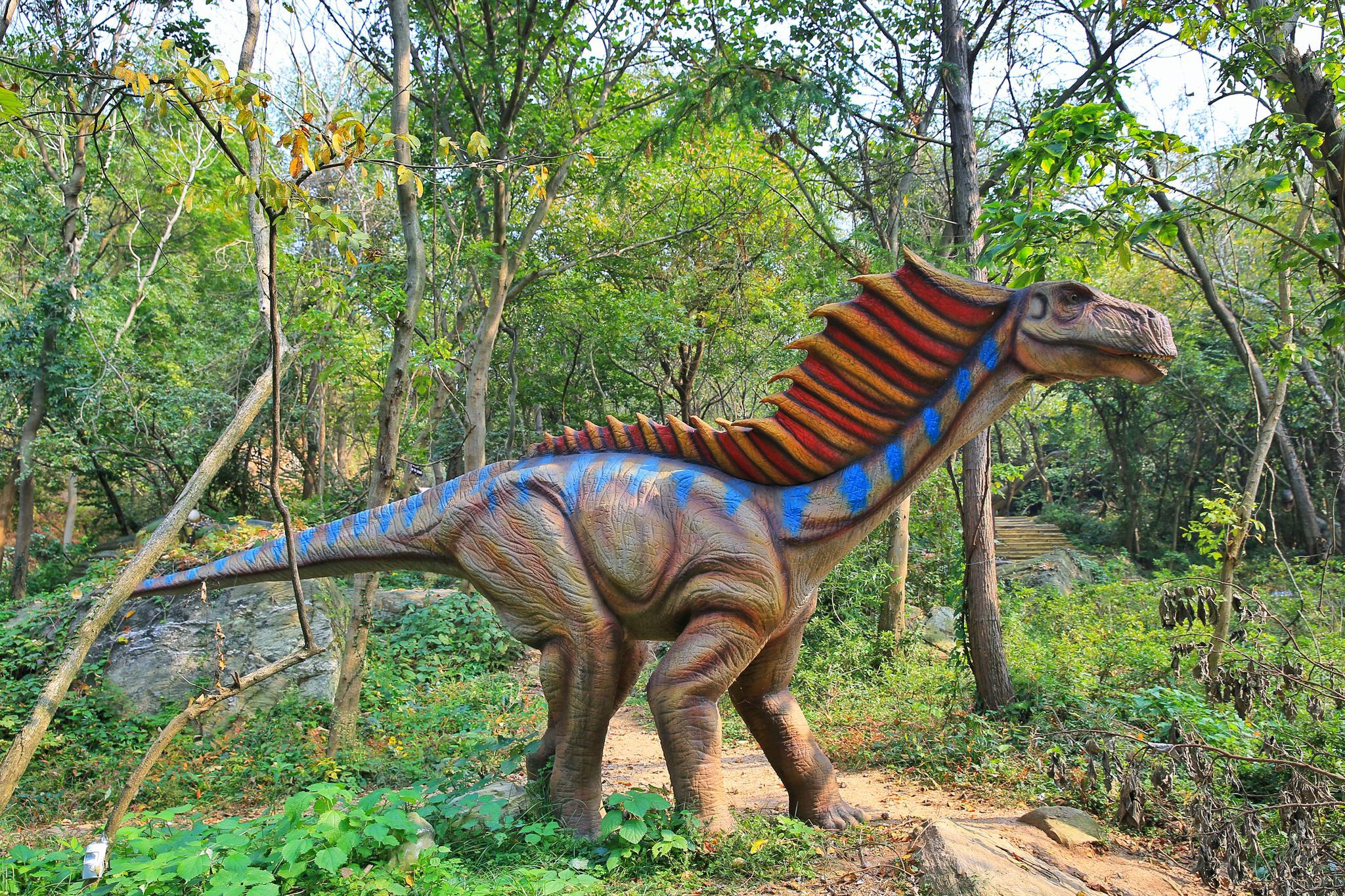 武汉有中国最大的恐龙基地,是国家5a景区,仿佛回到了侏罗纪