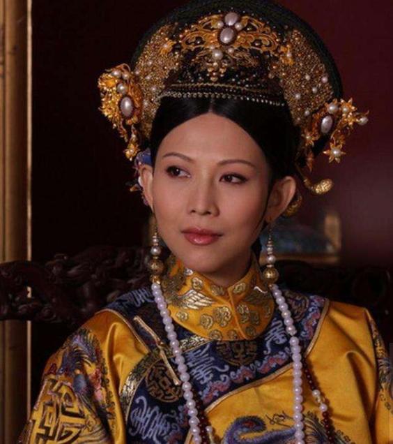 比如康熙帝的第一任皇后赫舍里氏就出自正黄旗,是顺治帝遗命辅佐康熙