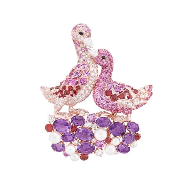 亮珠宝 梵克雅宝动物胸针没有社交距离 相依偎超暖心