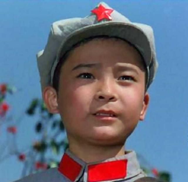 自己也在成长中成为了真正的红军战士,少年英雄潘冬子的故事.