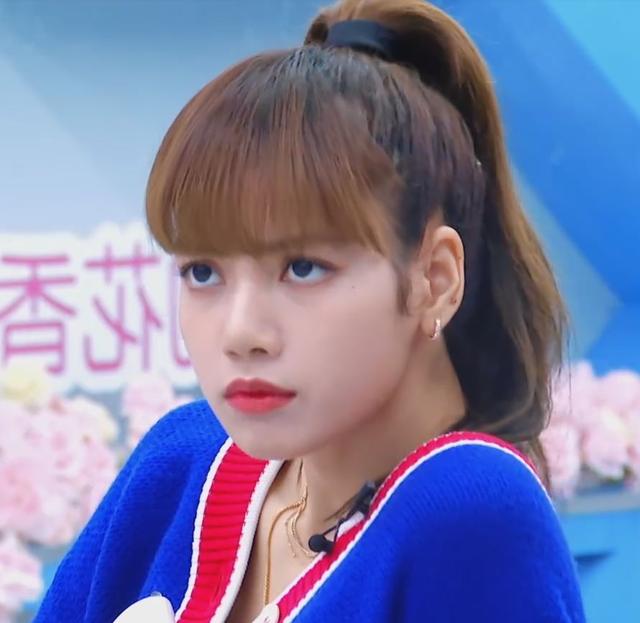 青你2:lisa训斥乃万臭脸,指导f班的她却一脸宠溺,偏爱好明显