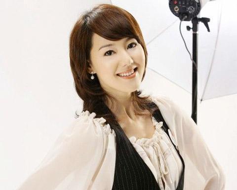 知名主持人王冠曾因私人生活谣言造成低谷期现晒出美照