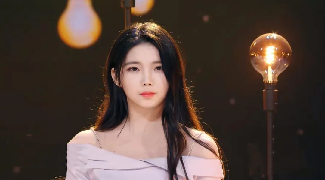 流量至上实力被抛脑后李熙凝的出圈验证娱乐圈生存法则