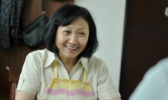 她被叫做泼妇专业户,因生活中个性强硬离婚,晚年孤独凄凉