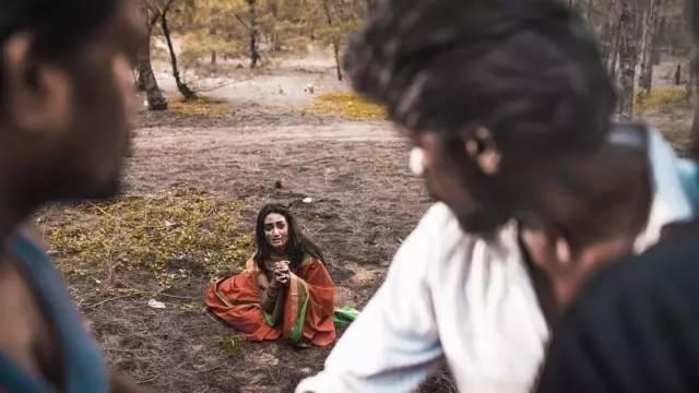 印度16岁少女上吊自尽留下4页遗书|遗书|女孩|父亲_新浪新闻