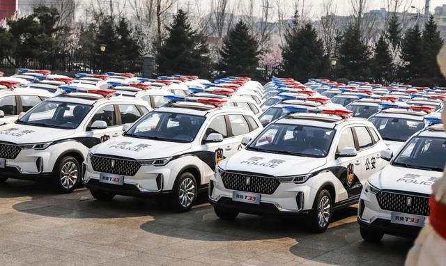 外观霸气/配置完善 一汽奔腾交付81辆t33警务用车
