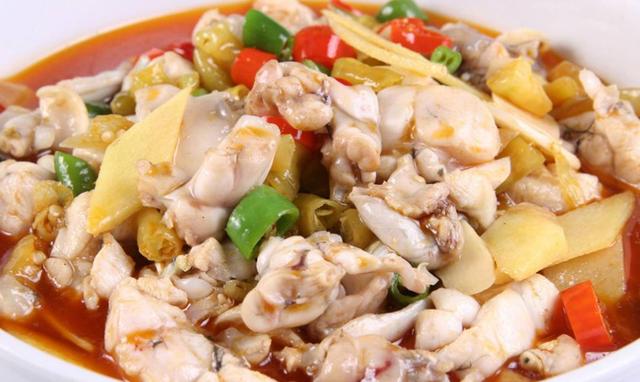 鲜嫩的牛蛙遇到酸爽的泡椒,酸辣又下饭,仔姜牛蛙香辣美味