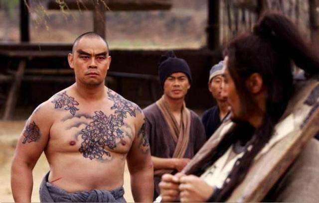 鲁智深晋松曾是运动员出身47岁依然身材健硕