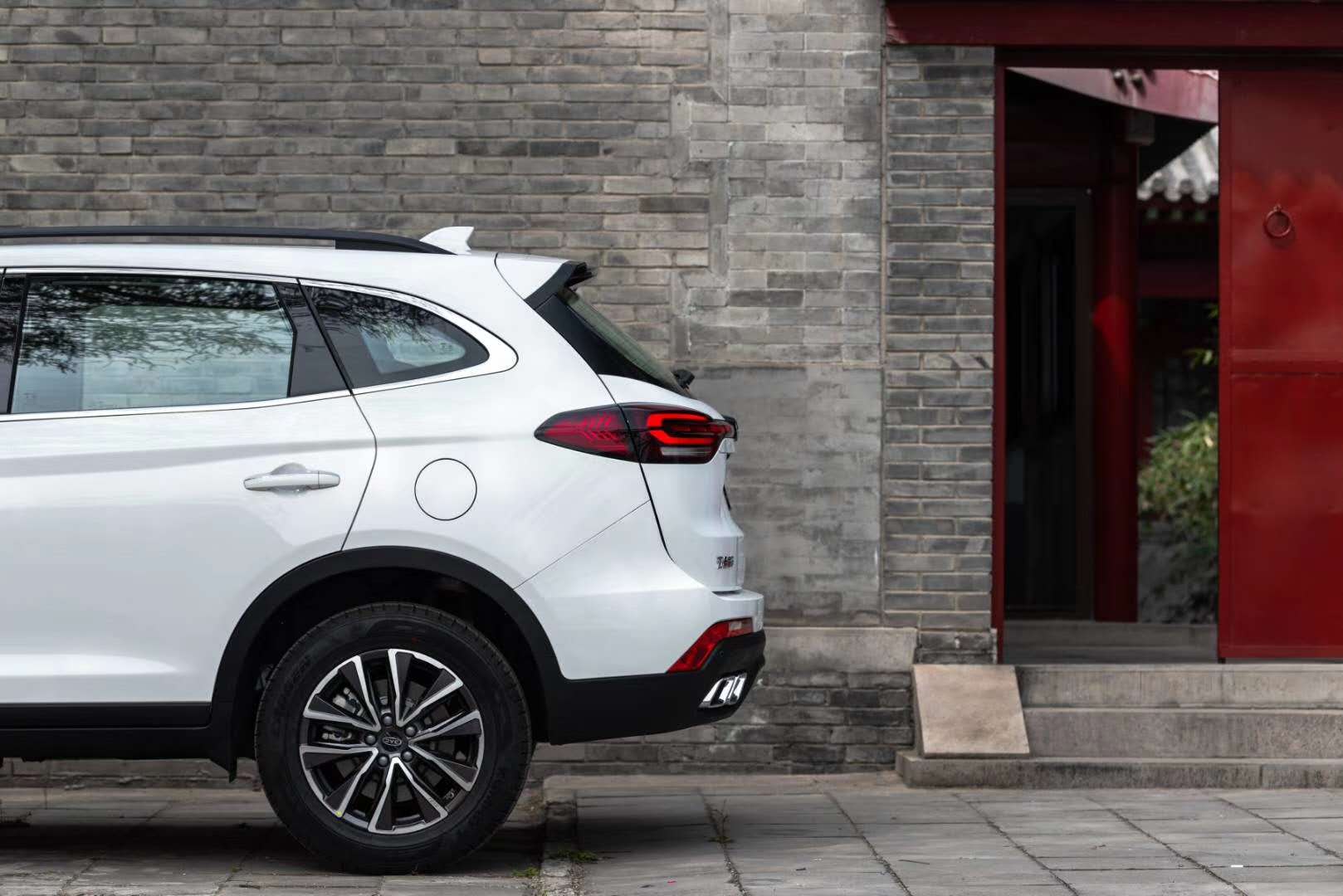 蔚来大众同时加持,江淮嘉悦x7仅售8.28万元起