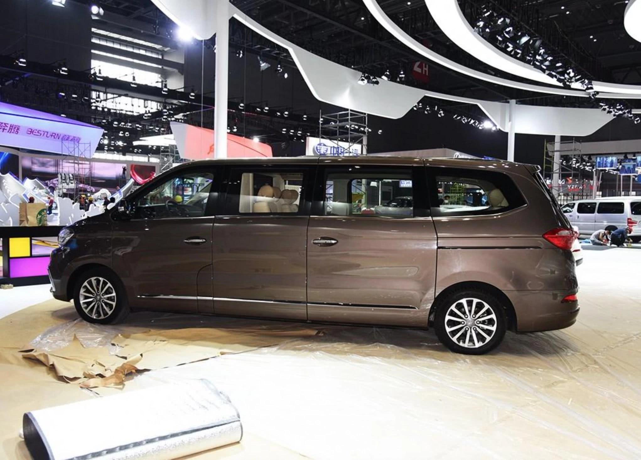 又一豪华mpv,车长5米1,大7座 按摩座椅 电动侧滑门,24万起