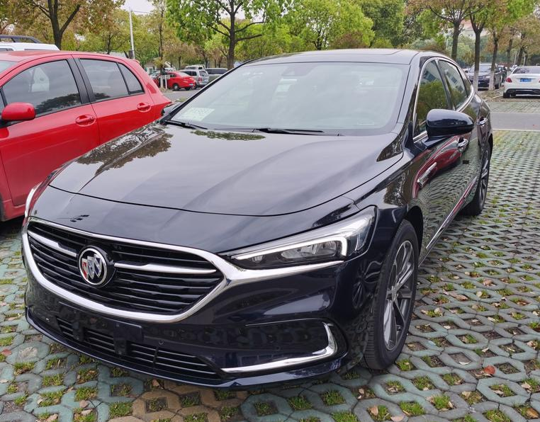 2020款别克君越实车现身,换装652t尾标,配全led感应自动大灯