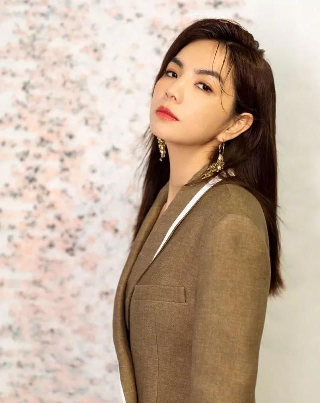 ella才是人生赢家!从假小子到女神路线,仅仅是换了个发型