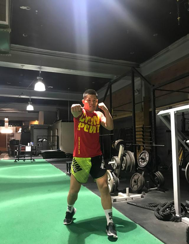 李景亮与西热力江跨界较量升级,三个男人一台戏