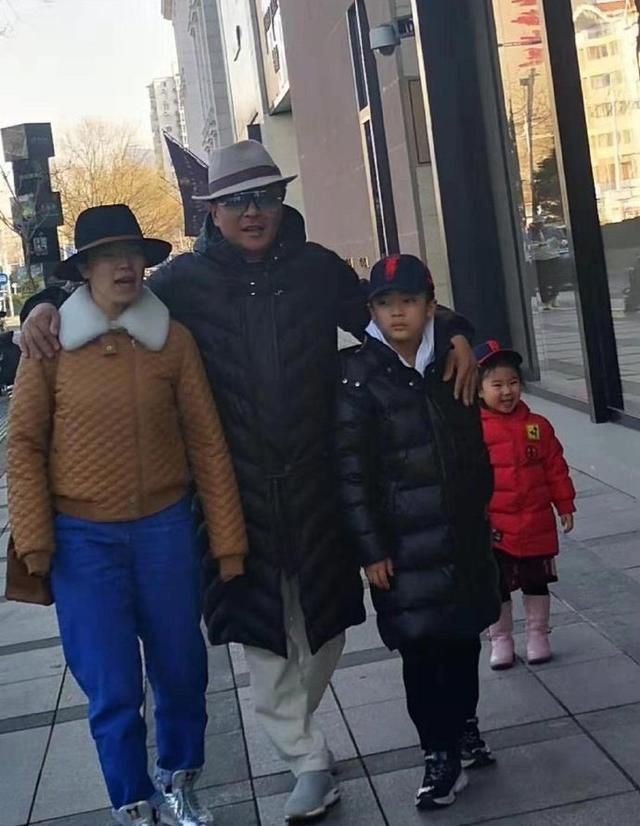 奥运冠军家财万贯,老公是富豪|王楠|郭斌|国乒_新浪新闻