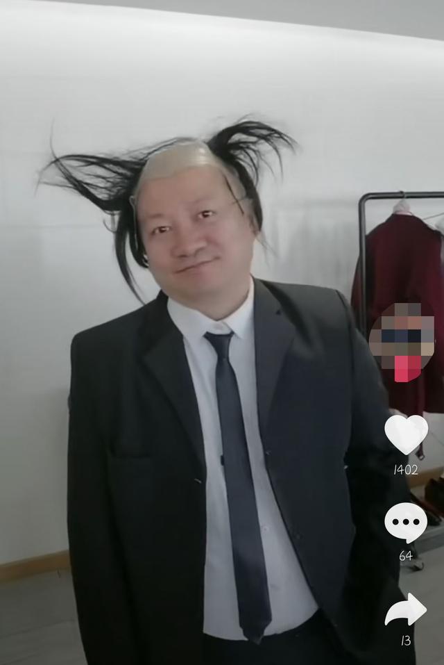 谢广坤喜提百万豪车指挥豪车扇翅膀逗笑网友刘能评论区互动