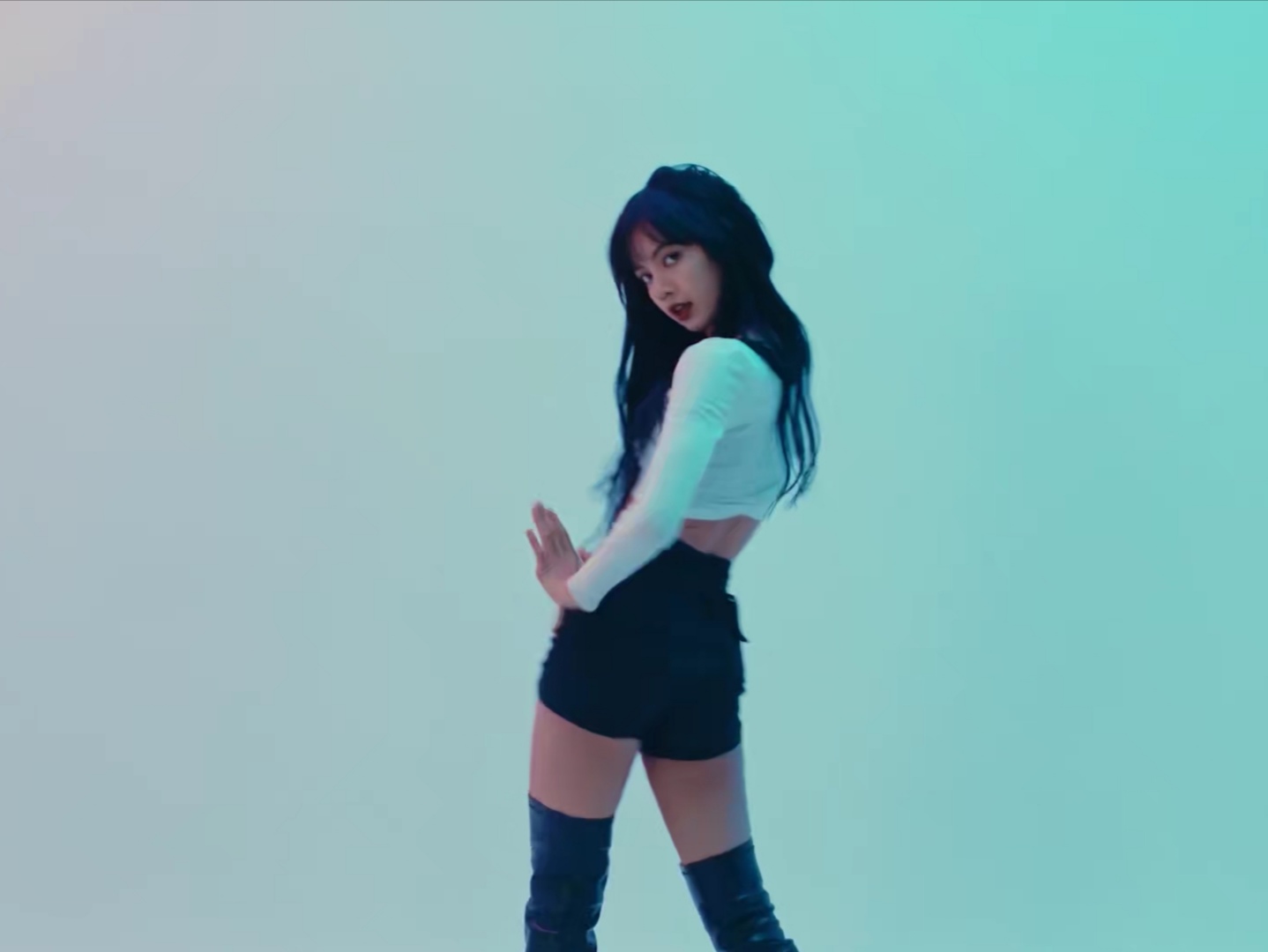 导师舞蹈水平:lisa绝美性感,蔡徐坤流畅帅气,看到他只想膜拜