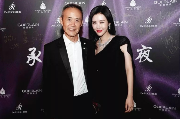 39岁田朴珺身材玲珑有致,抛下王石独自健身,年龄差距越来越明显