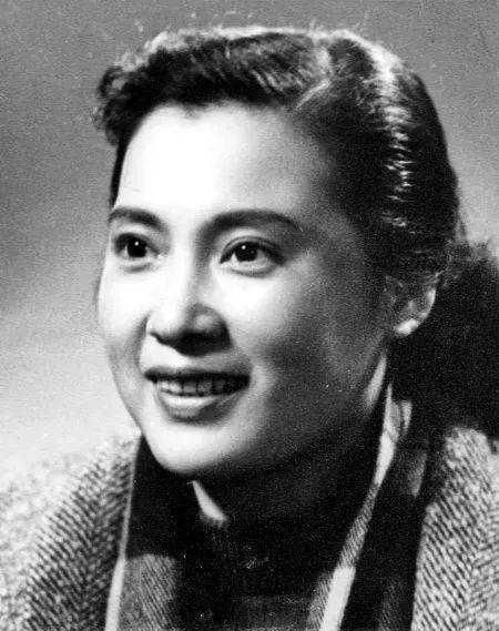 失去酗酒丈夫,送走发疯儿子,98岁仍气质优雅的"世纪美人"|秦怡|金焰