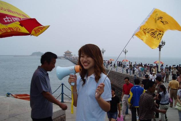 景区陆续开放,在跟团旅游时,为何导游从不和游客一起吃饭?