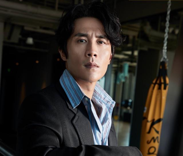 说起他的父亲杜建国大家应该很熟悉,他曾经出演过《雍正王朝》,《天下