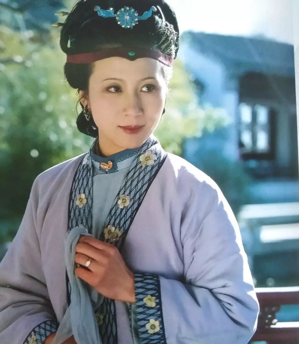 红楼梦:寡妇李纨家为何杏花争艳?这是曹雪芹对她和贾兰的赞誉