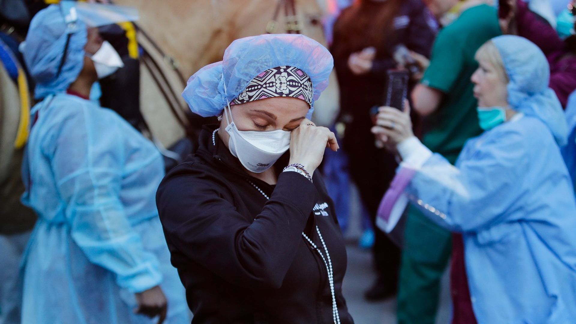 英国一线护士长:我关掉呼吸机,让病人去得平静些