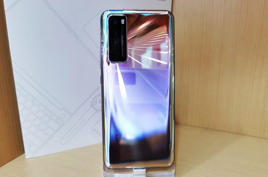 华为nova7发布在即50倍变焦麒麟985屏下指纹价格良心