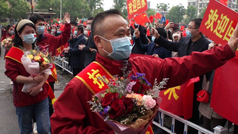 英雄凯旋长沙医学院第二批援鄂医疗队胜利归来