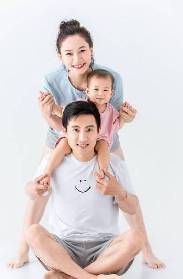 苦恋倒追8年终于成功,如今家庭幸福|滕海滨|张楠|体操_新浪新闻