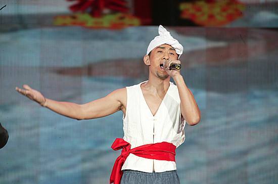 他因星光大道走红被扒假扮农民后没落今粉丝不足5000