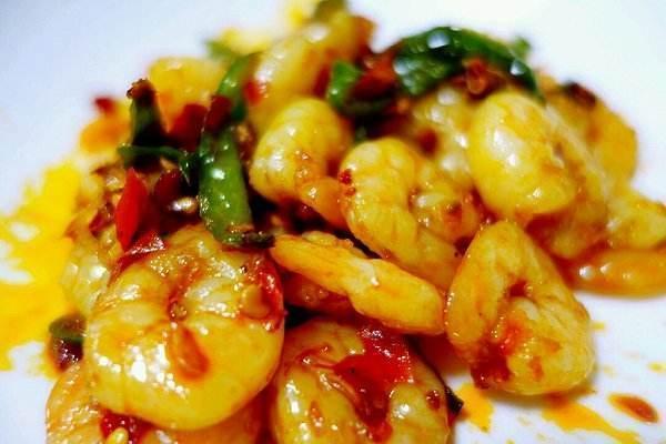 美食推荐:香辣虾仁,娃娃菜烧粉丝,西兰花炒鲜香菇的做法