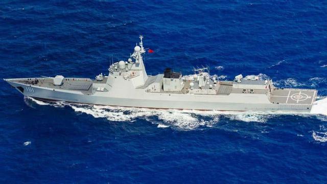 中国海军又一喜庆大事:最新驱逐舰成双对下水!我航母又添守护神